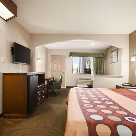 Super 8 Baton Rouge/I-12 Motel Dış mekan fotoğraf